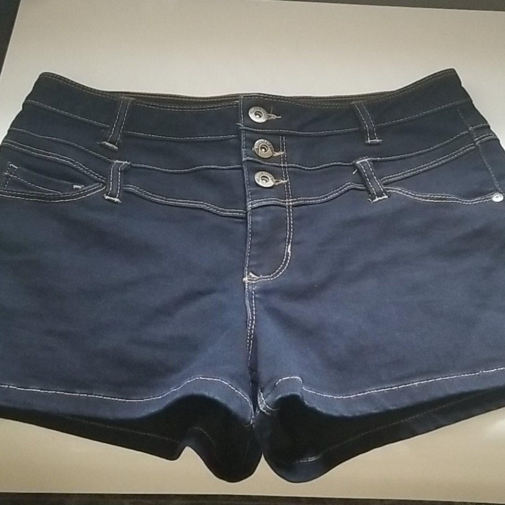 NWOT blue spice denim shorts